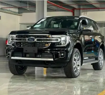 Ford Everest 7 chỗ Titanium